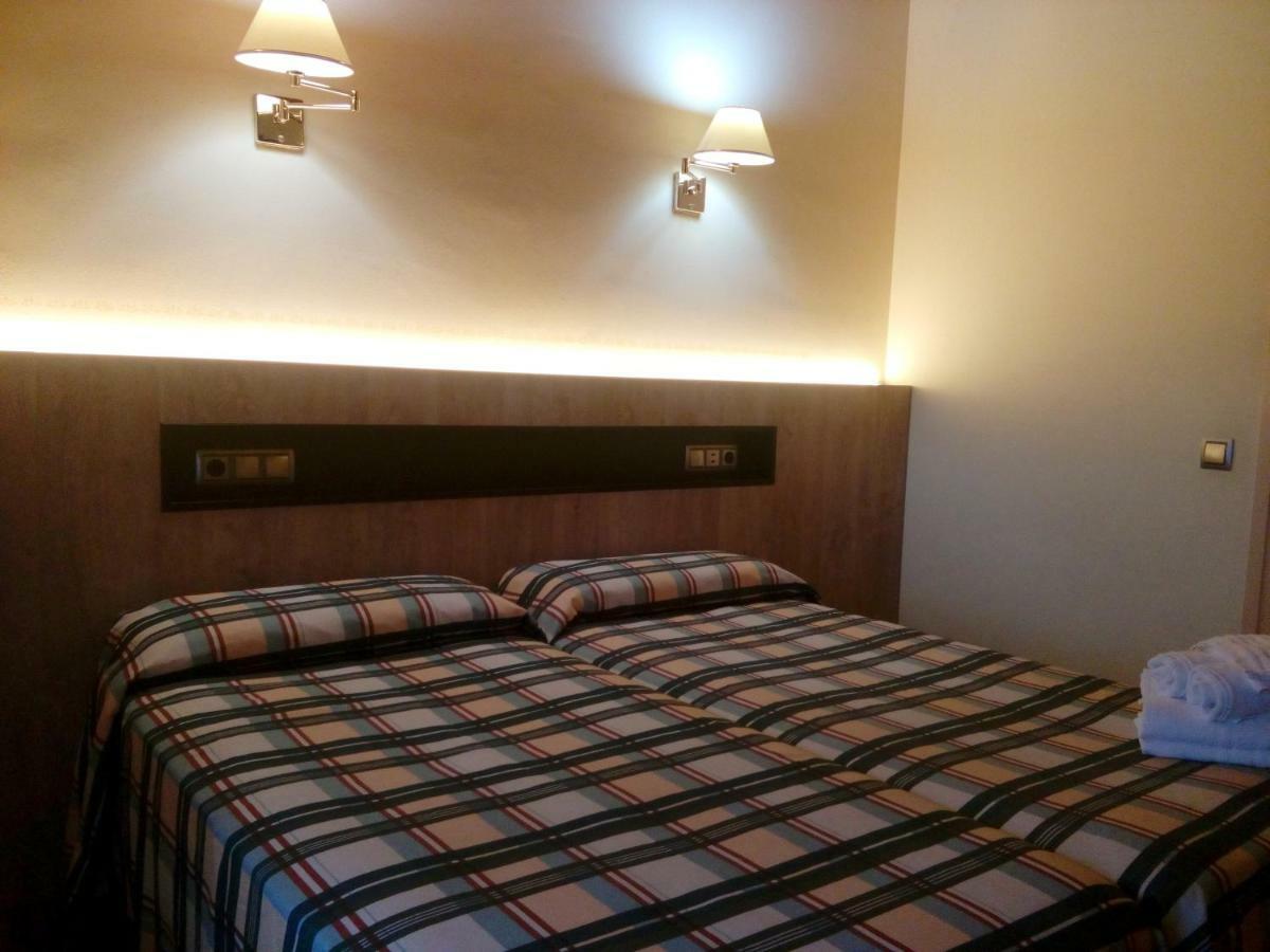 Hotel Menció - Plaça Major