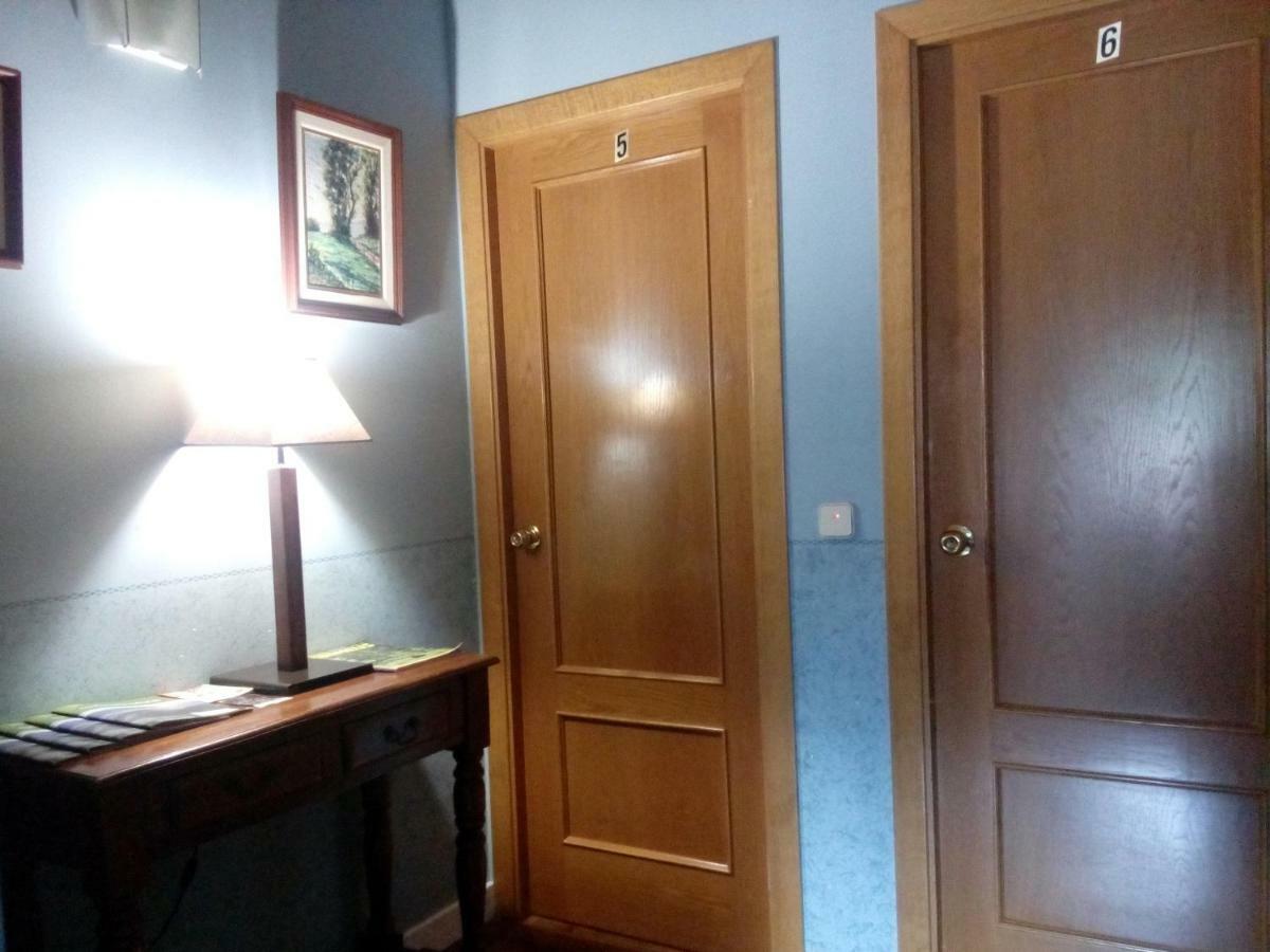Hotel Menció - Plaça Major Santa Pau